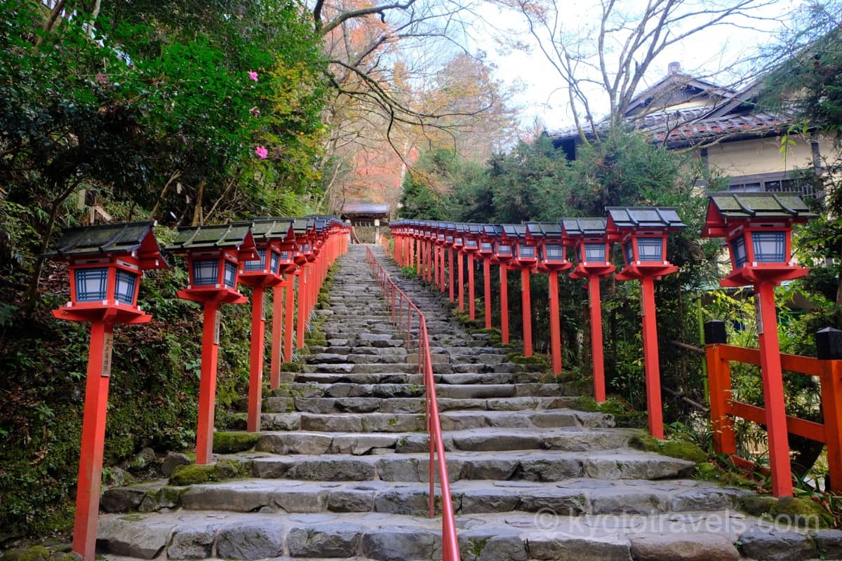貴船神社 紅葉の盛りを過ぎた階段