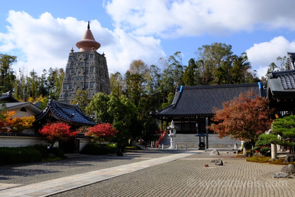 妙満寺の仏舎利と本堂