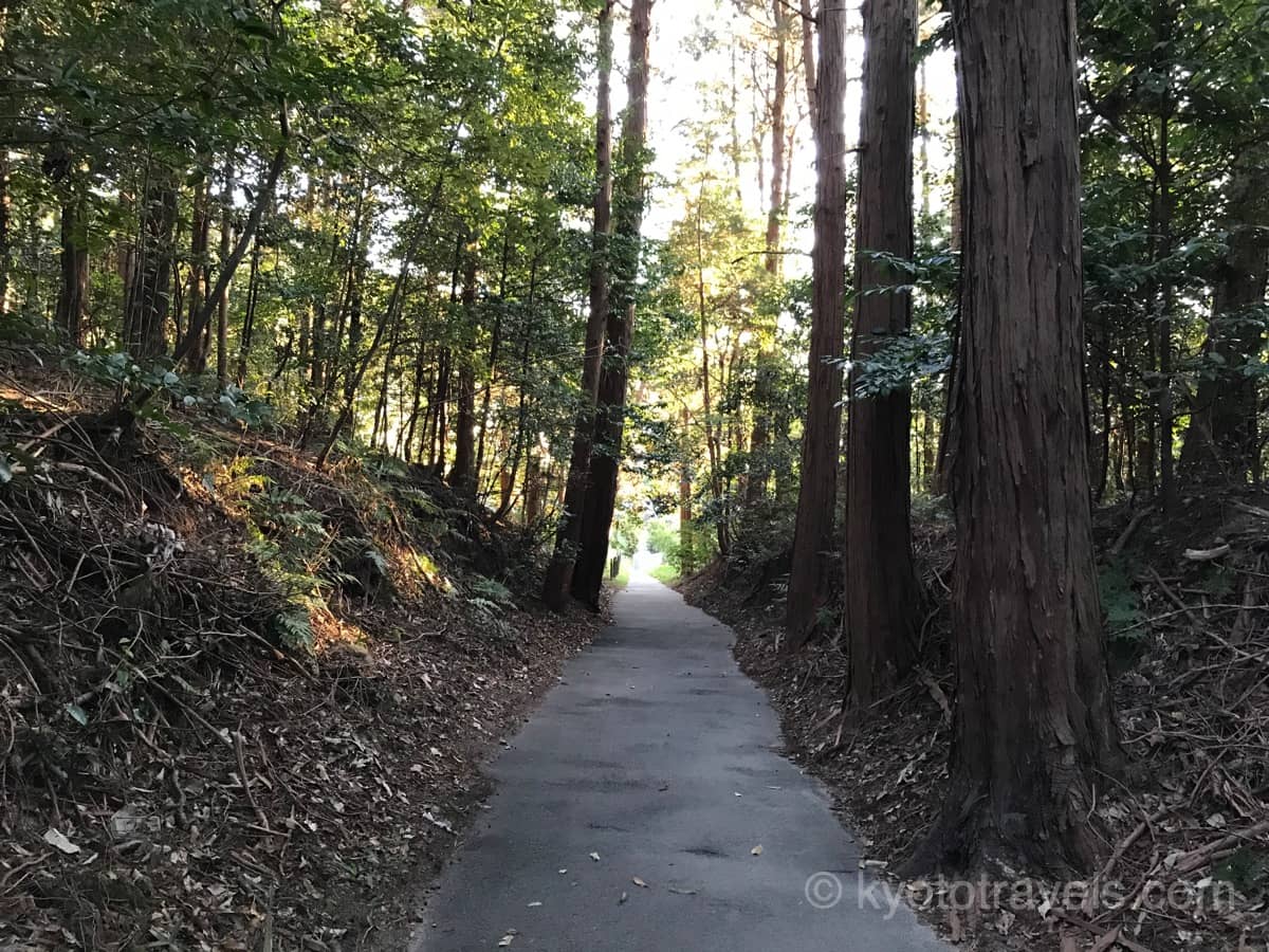 曼殊院道から鷺森神社へ通じる道