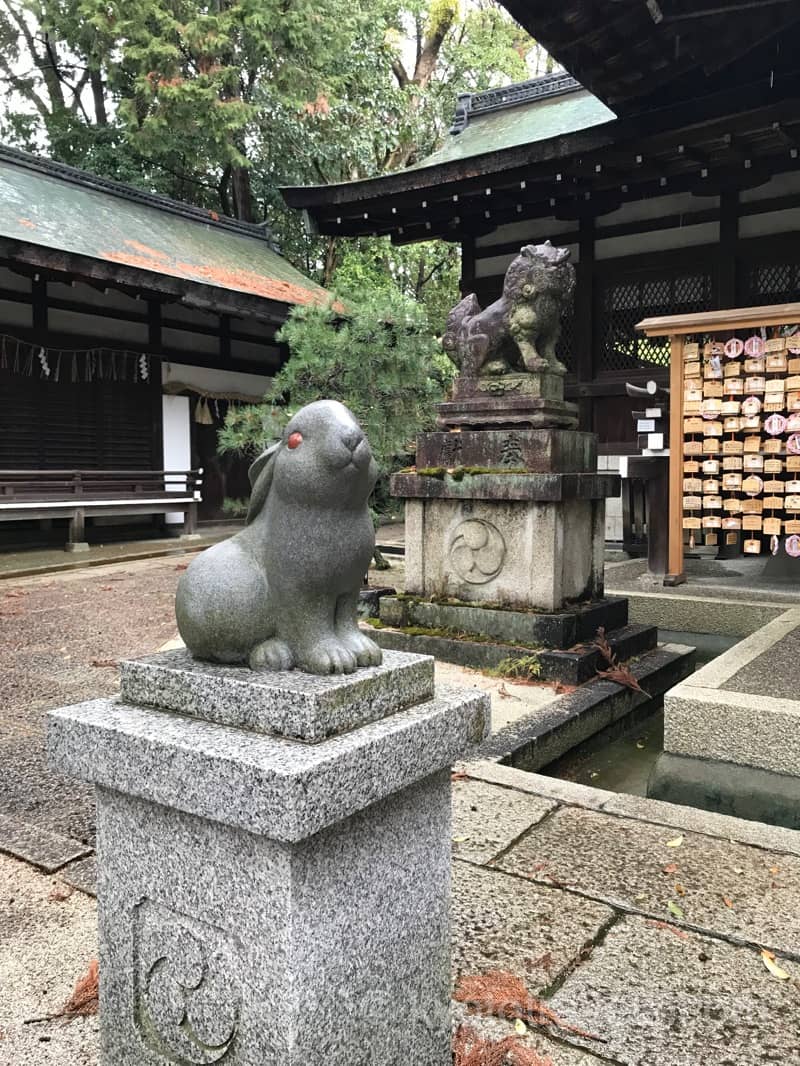 岡崎神社の狛兎