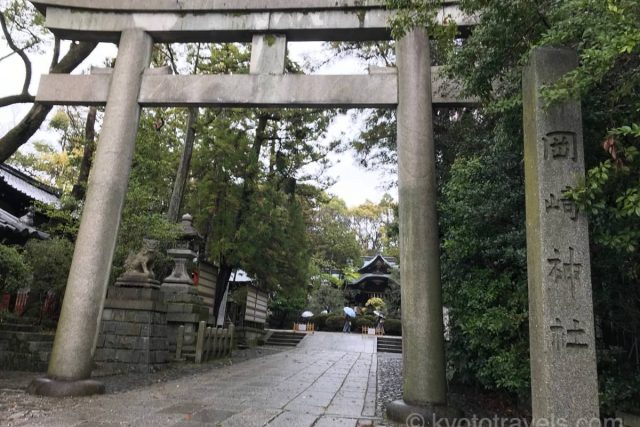 岡崎神社の鳥居