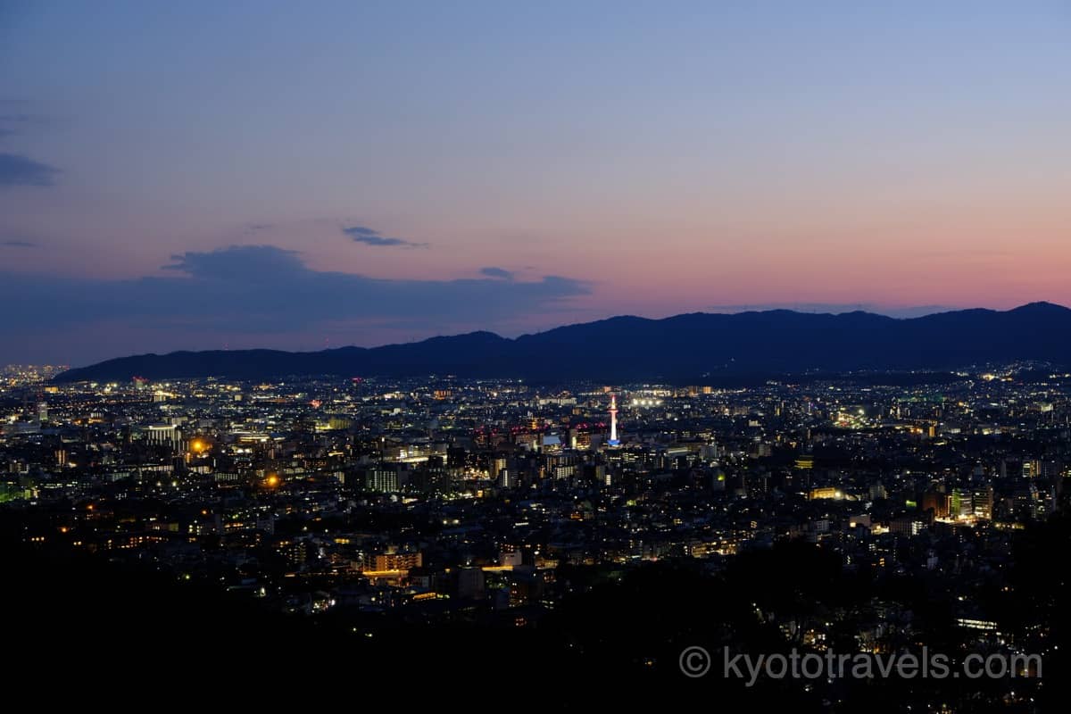 将軍塚 青龍殿から京都の夜景を眺める