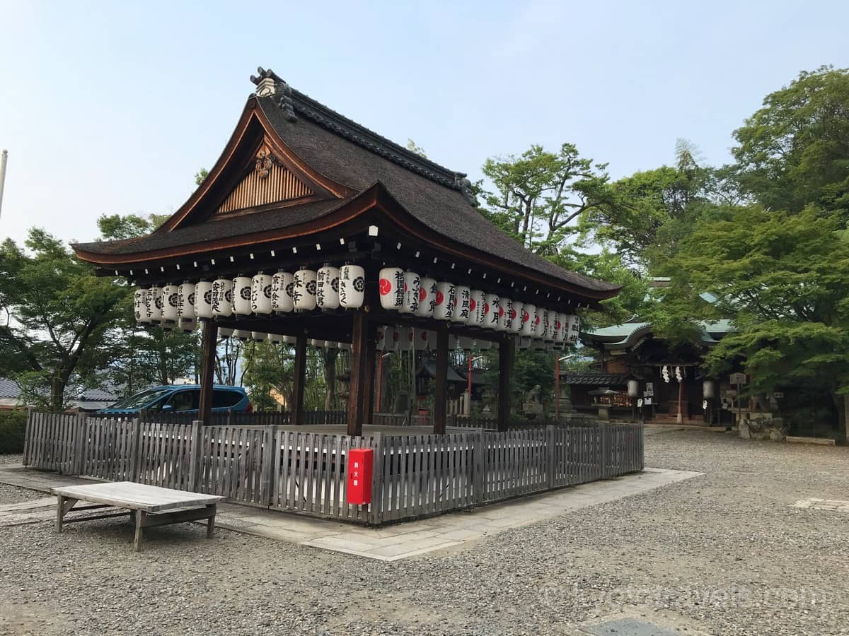 粟田神社の拝殿