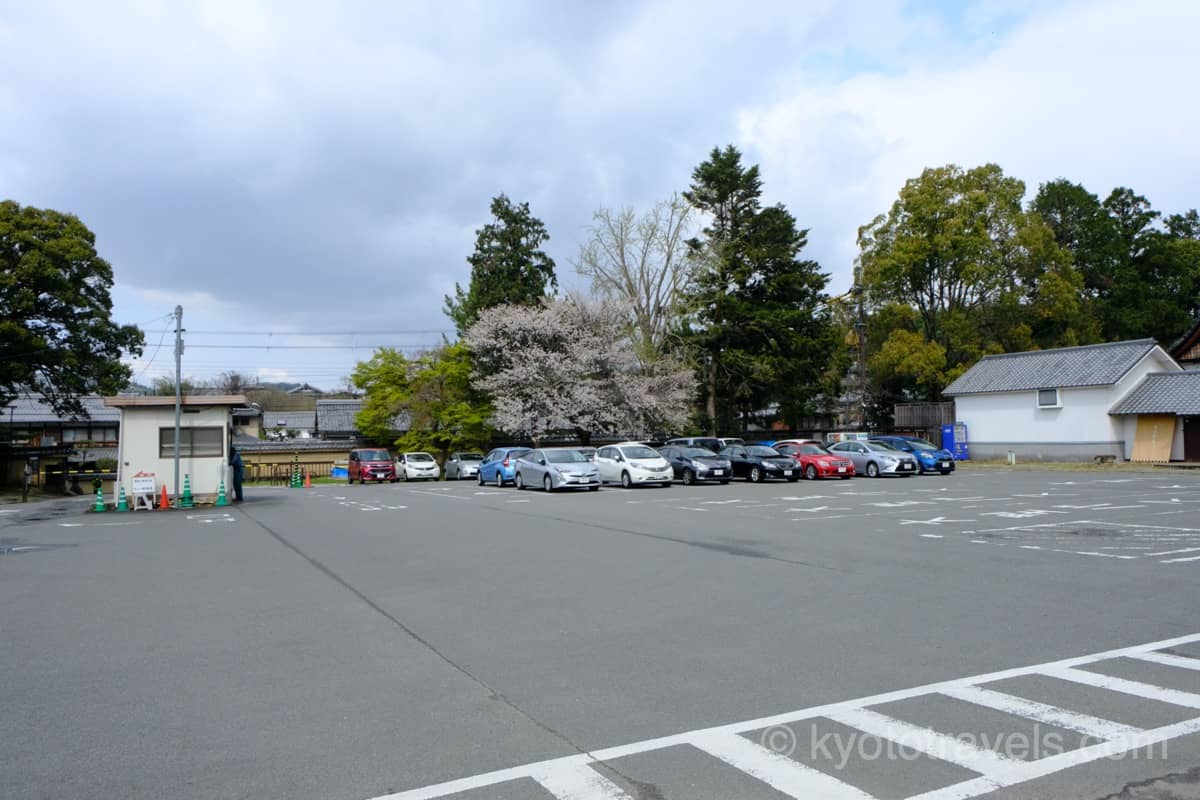 醍醐寺の駐車場