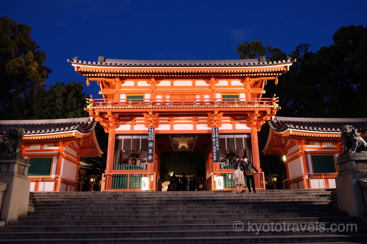 八坂神社 楼門のライトアップ