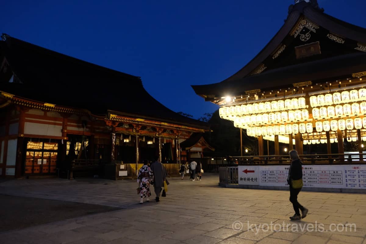八坂神社 東山花灯路のライトアップ