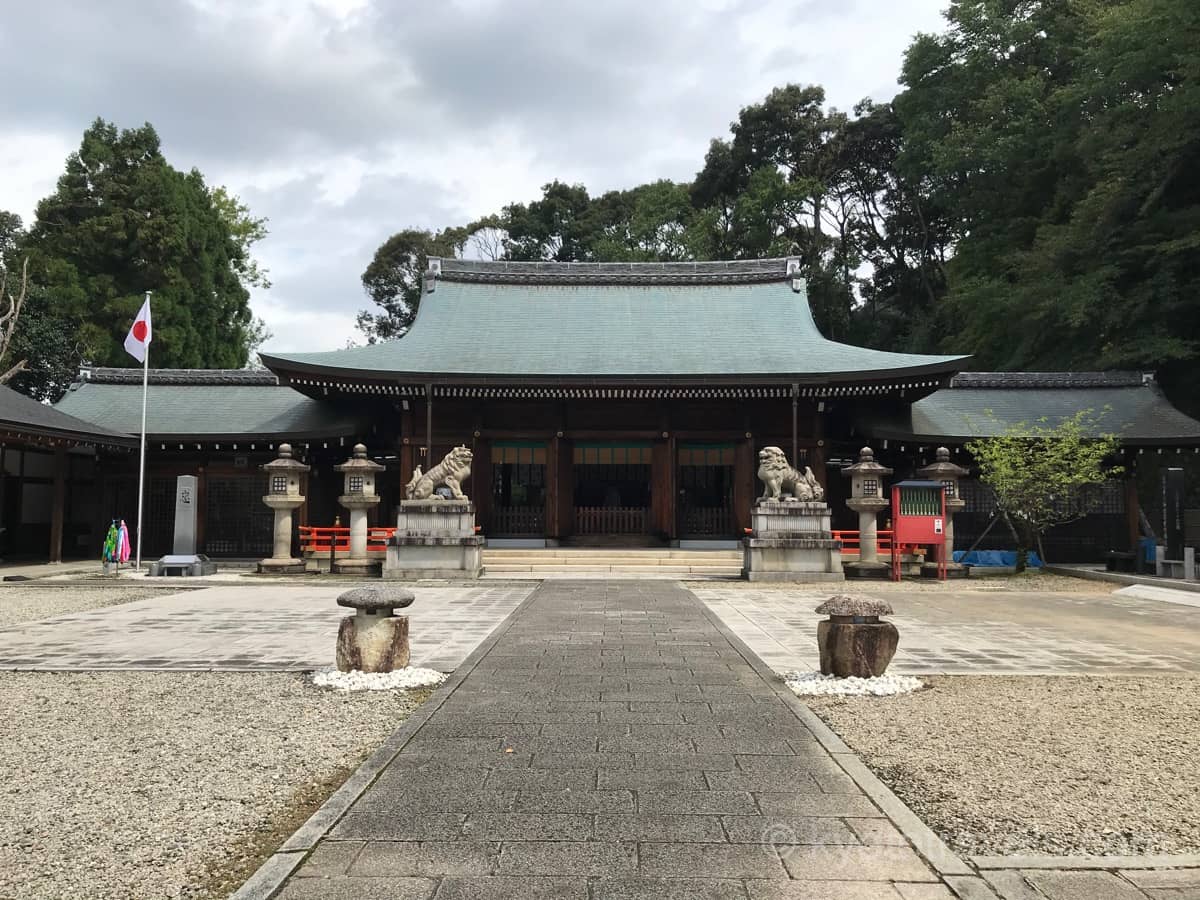 京都霊山護国神社の社殿