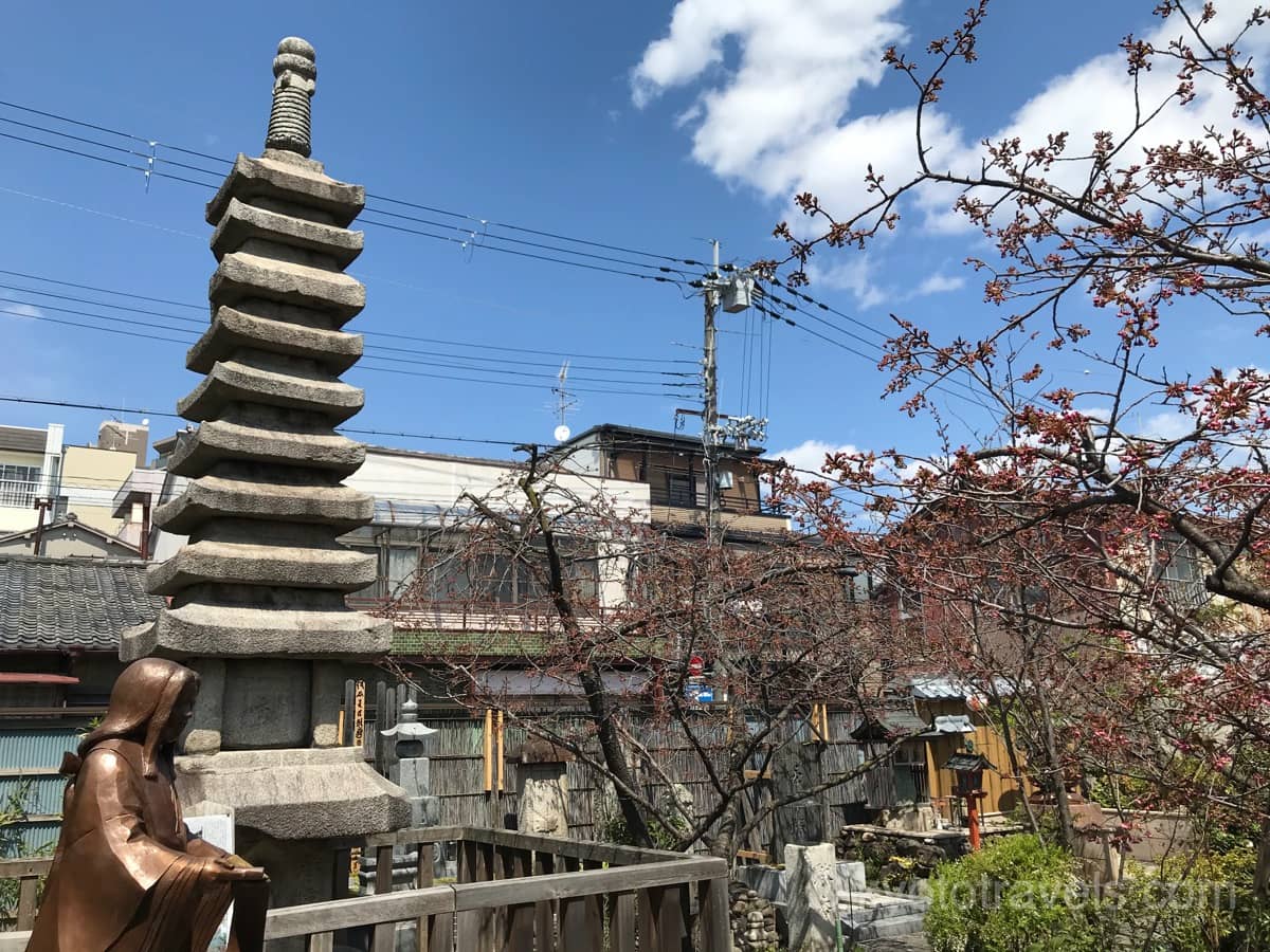 千本ゑんま堂 紫式部の供養塔