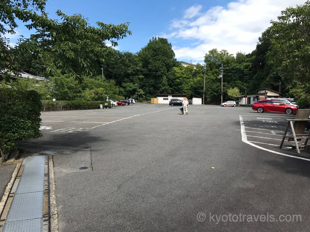 萬福寺の駐車場