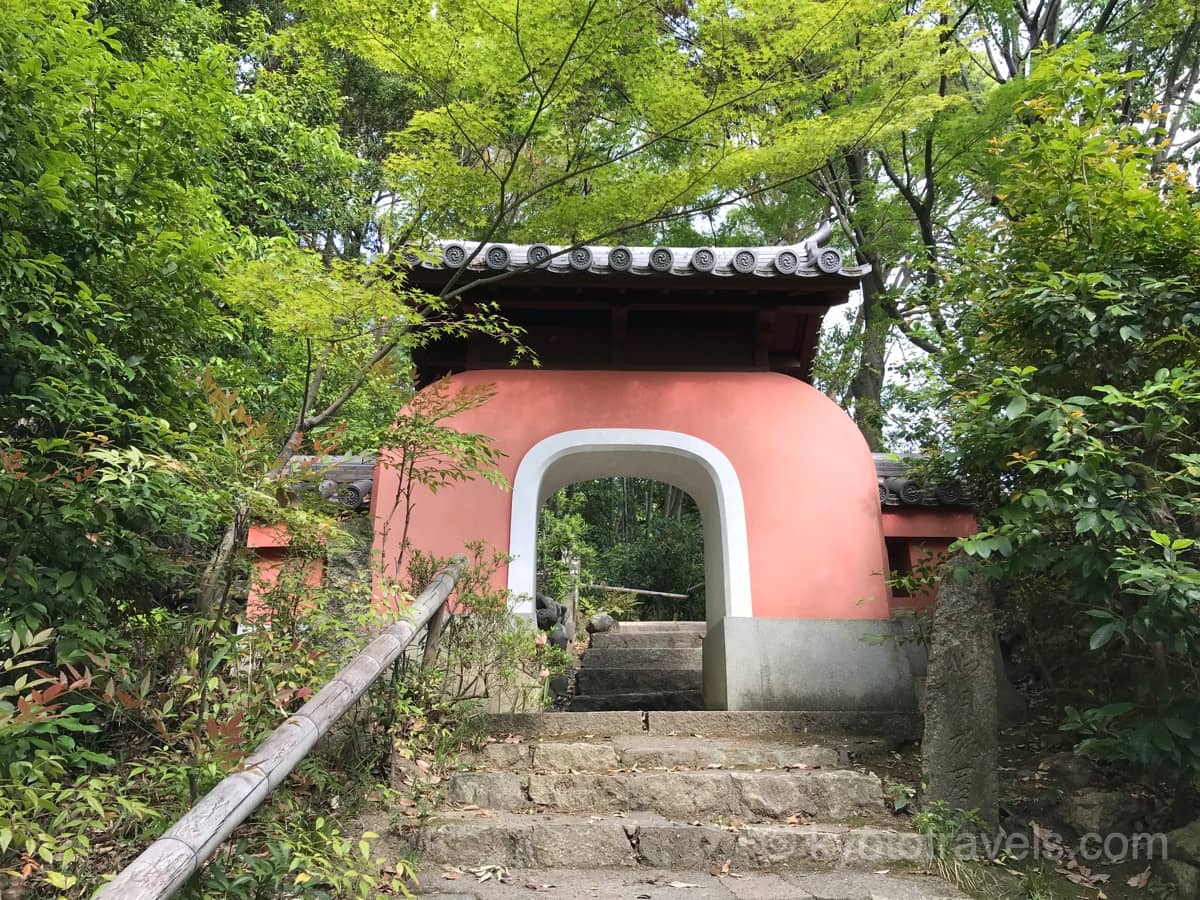 石峰寺の門