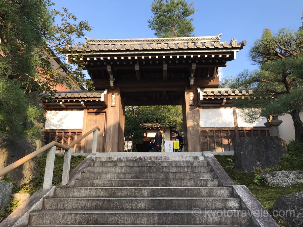 正覚庵の門