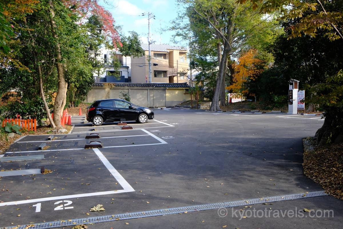 平野神社の駐車場