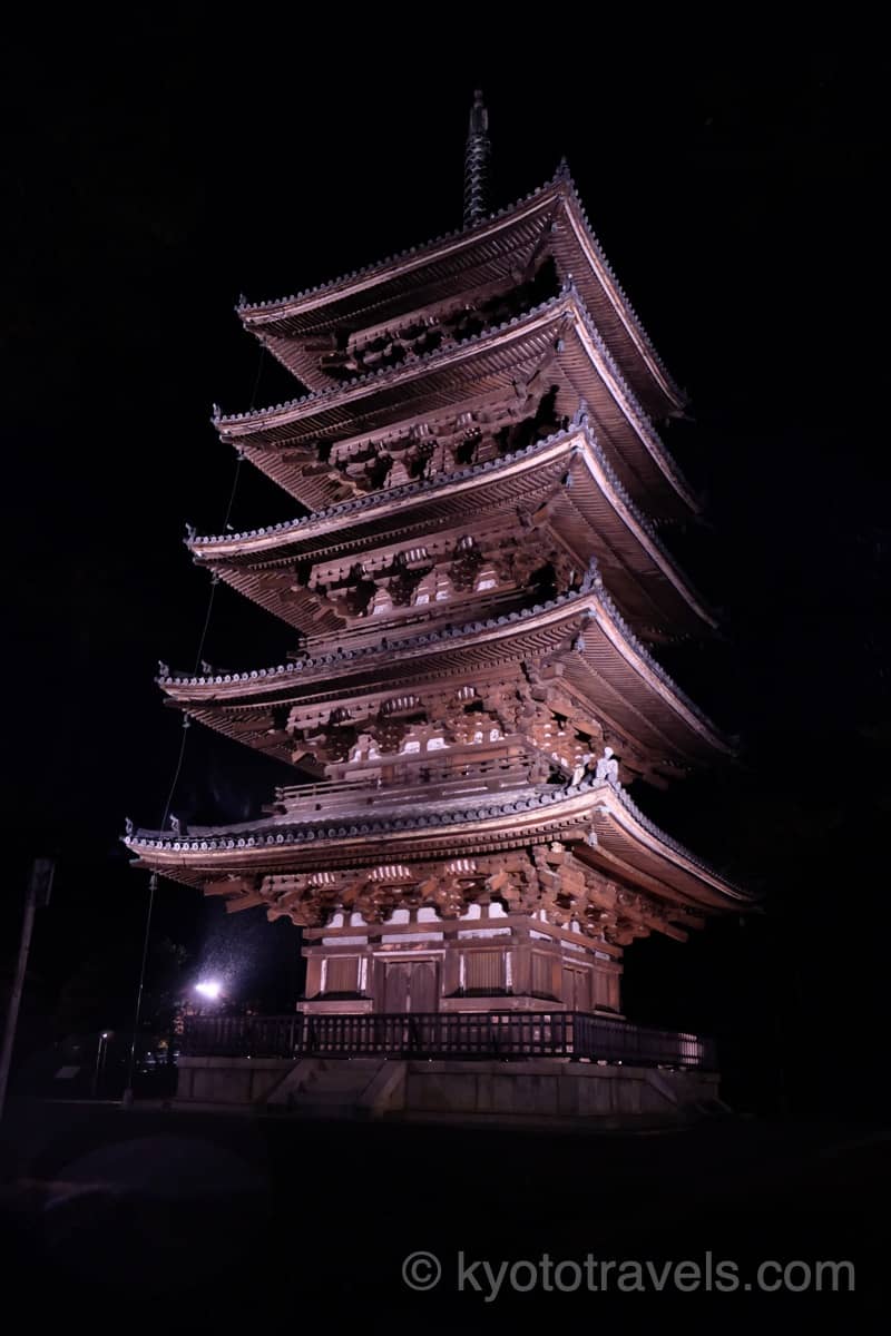 仁和寺 五重塔のライトアップ