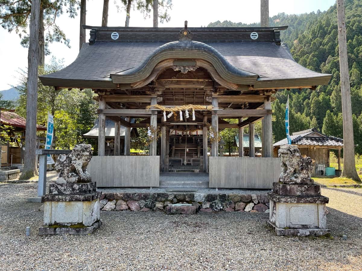 山國神社の拝殿