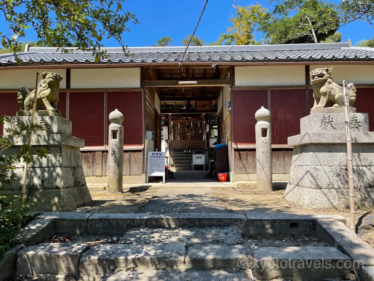 薪神社の本殿
