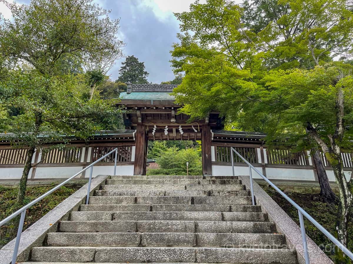 月読神社の神門
