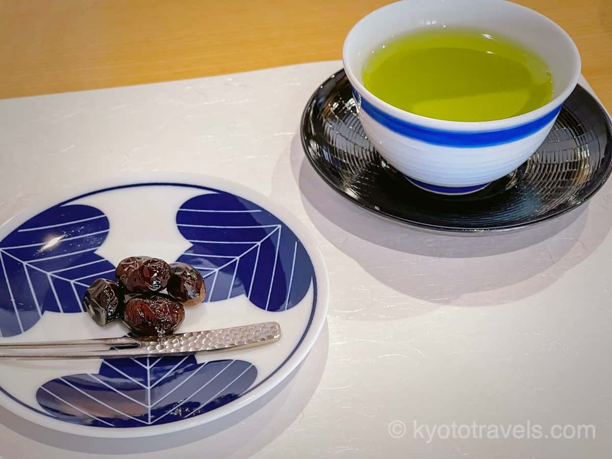 朝ごはん ふく 大徳寺納豆とお茶