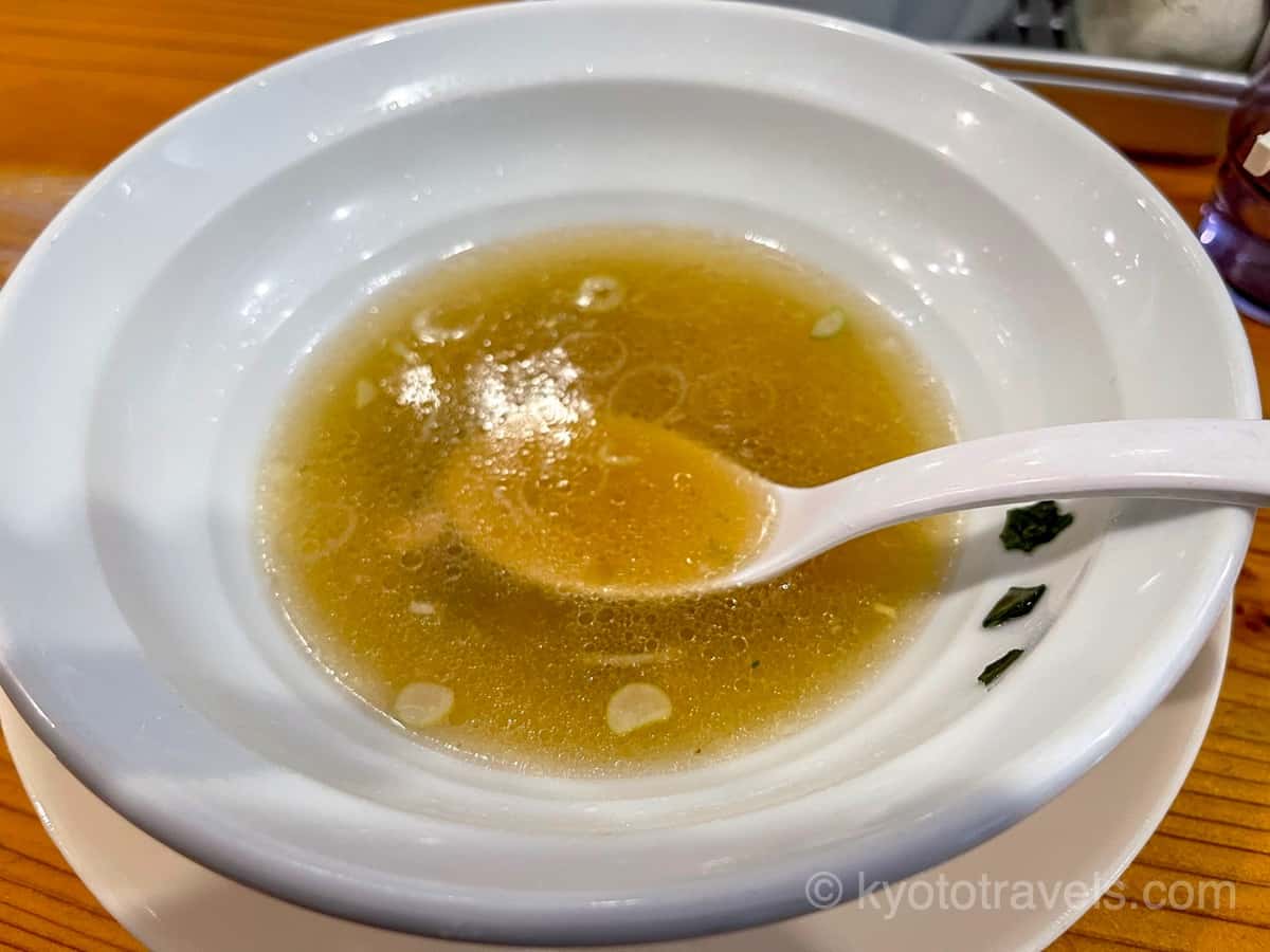 新宿麺屋風花 天然塩ラーメンのスープ